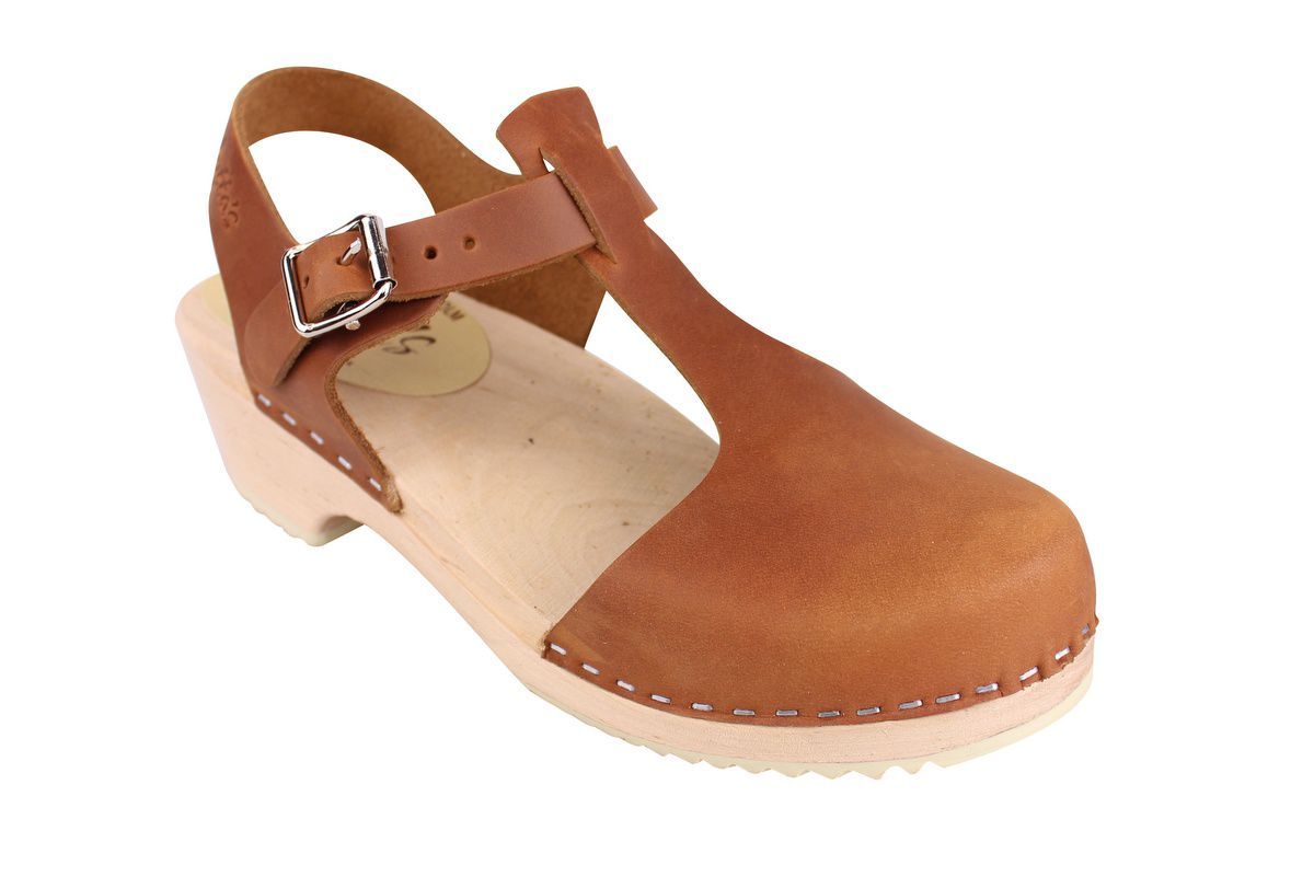 lotta from stockholm low wood clogs in brown oiled nubuck