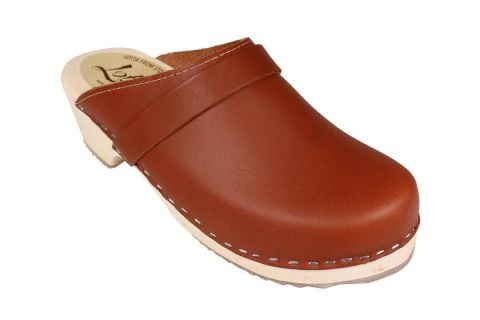 Women's clogs in tan leather on wooden clogs base