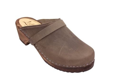Taupe women's clogs on wooden clogs Base