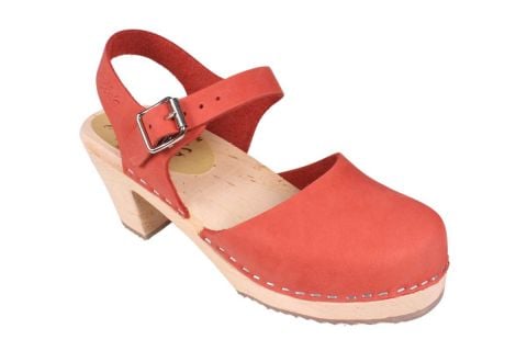 Highwood women's clogs in persian plum oiled nubuck on a natural wooden clogs base by Lotts from Stockholm