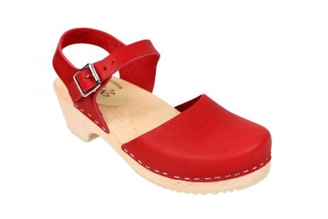 Low wood red clogs