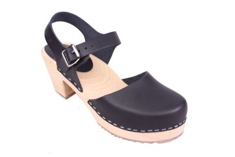 Highwood Clogs in Black Leather with Natural wooden clogs Sole