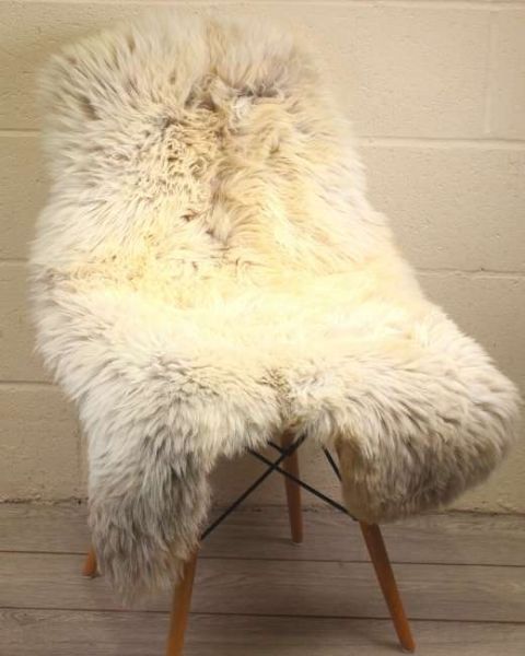 Natural Spotted Shorn English Sheepskin M