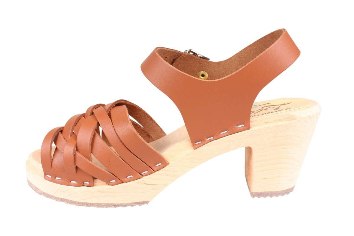 Braided Clogs in Tan Leather