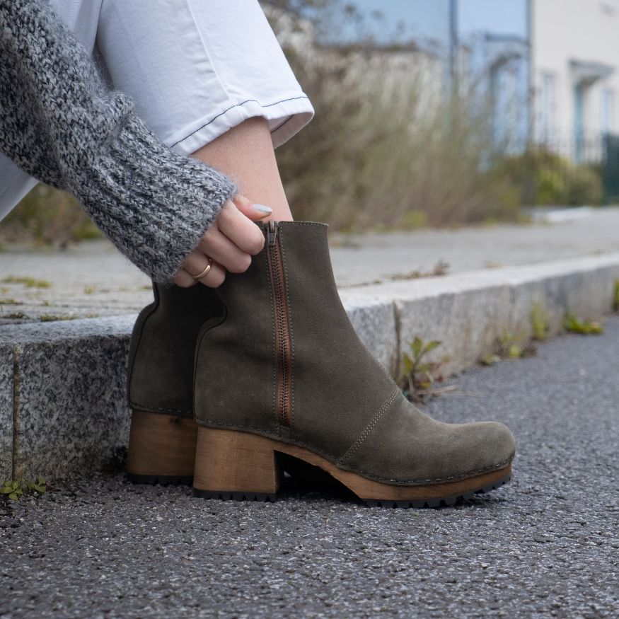  Lotta's Britt Clog Boots in Olive Suede