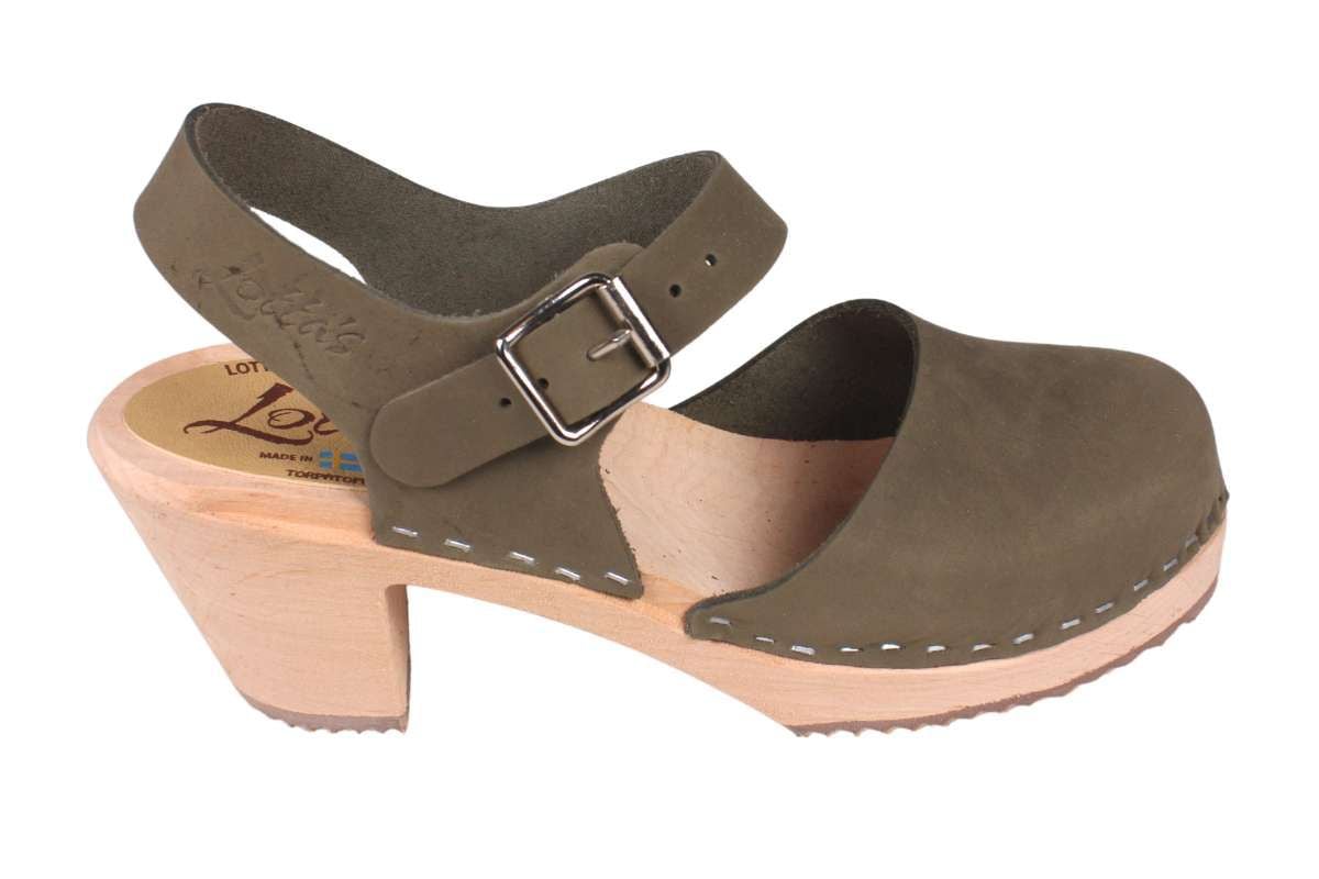 Highwood women's clogs in olive oiled nubuck leather on a natural wooden clogs base by Lotta from Stockholm