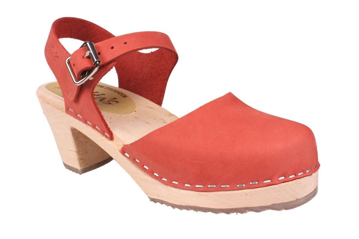 Highwood women's clogs in persian plum oiled nubuck on a natural wooden clogs base by Lotts from Stockholm