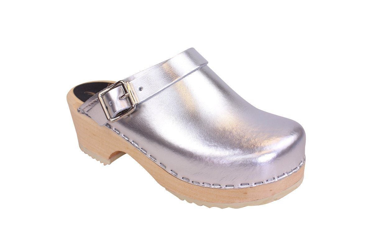 Little Lotta's Kids Classic Clog in Silver with Moveable Strap