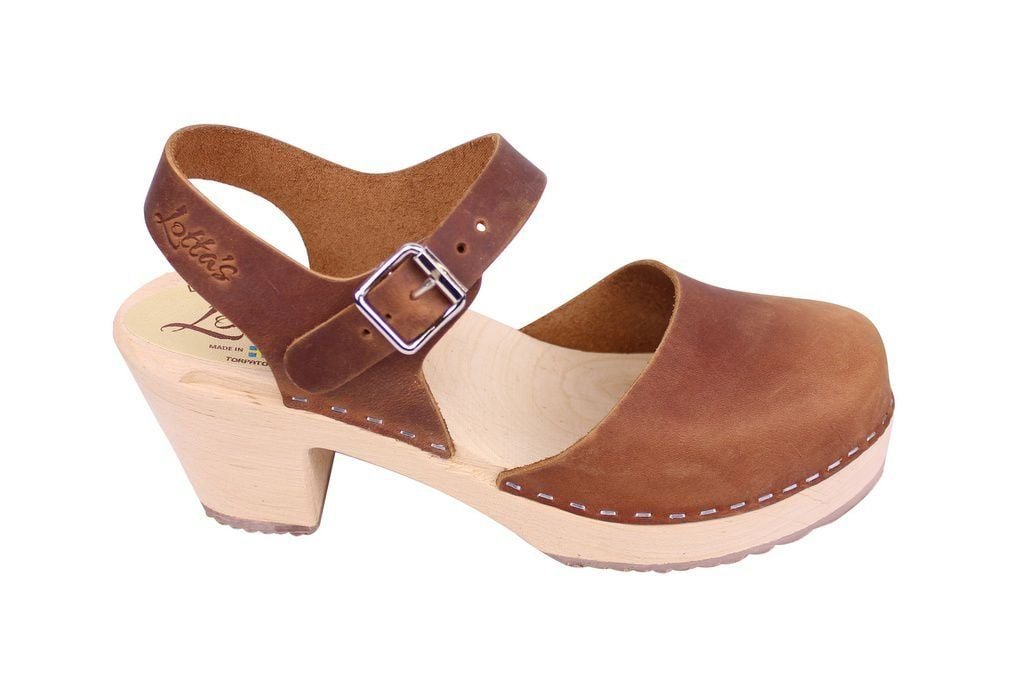Lotta From Stockholm Highwood Clogs in Brown Oiled Nubuck side 2