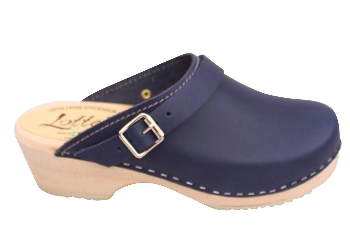 Classic navy clogs with strap