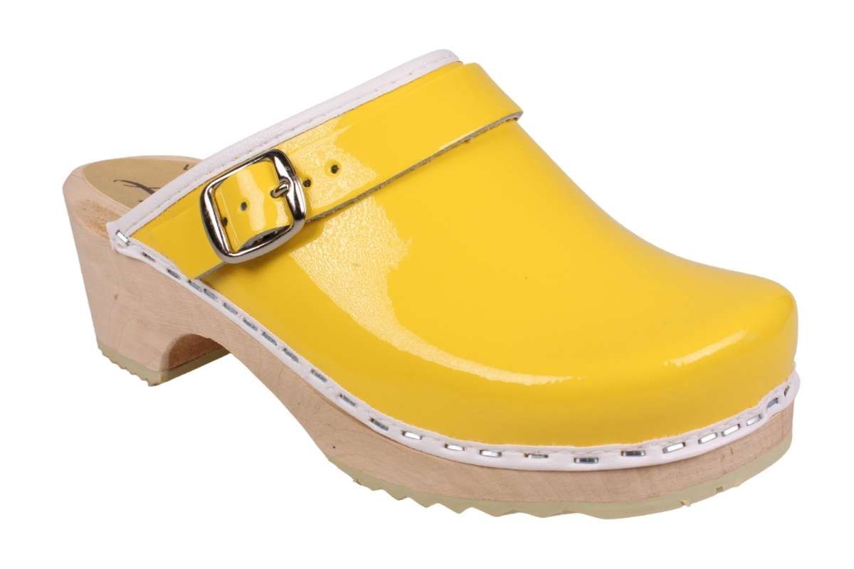Kids Clogs Yellow Patent Leather with a white trim and natural wooden base by Lotta from Stockholm