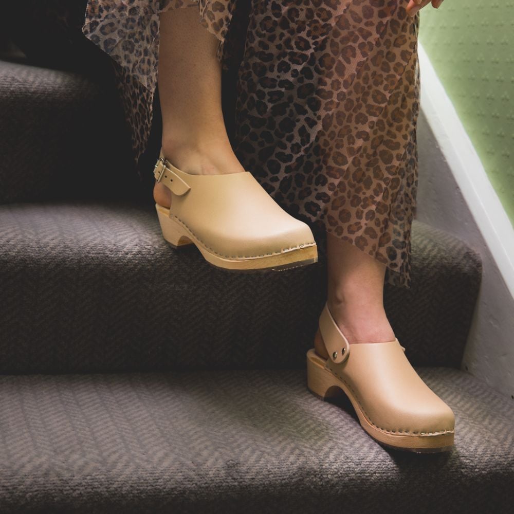 Womens Low Slingbacks clogs shoes in Palomino Leather on a natural wooden clogs base by Lotta from Stockholm