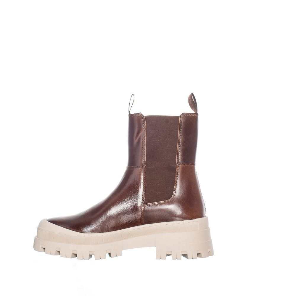 Ten Points Jenny Chelsea Boots in Brandy Coloured Leather