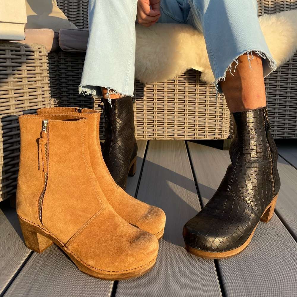 Lotta's Emma Clog Boots in Camel Coloured Suede