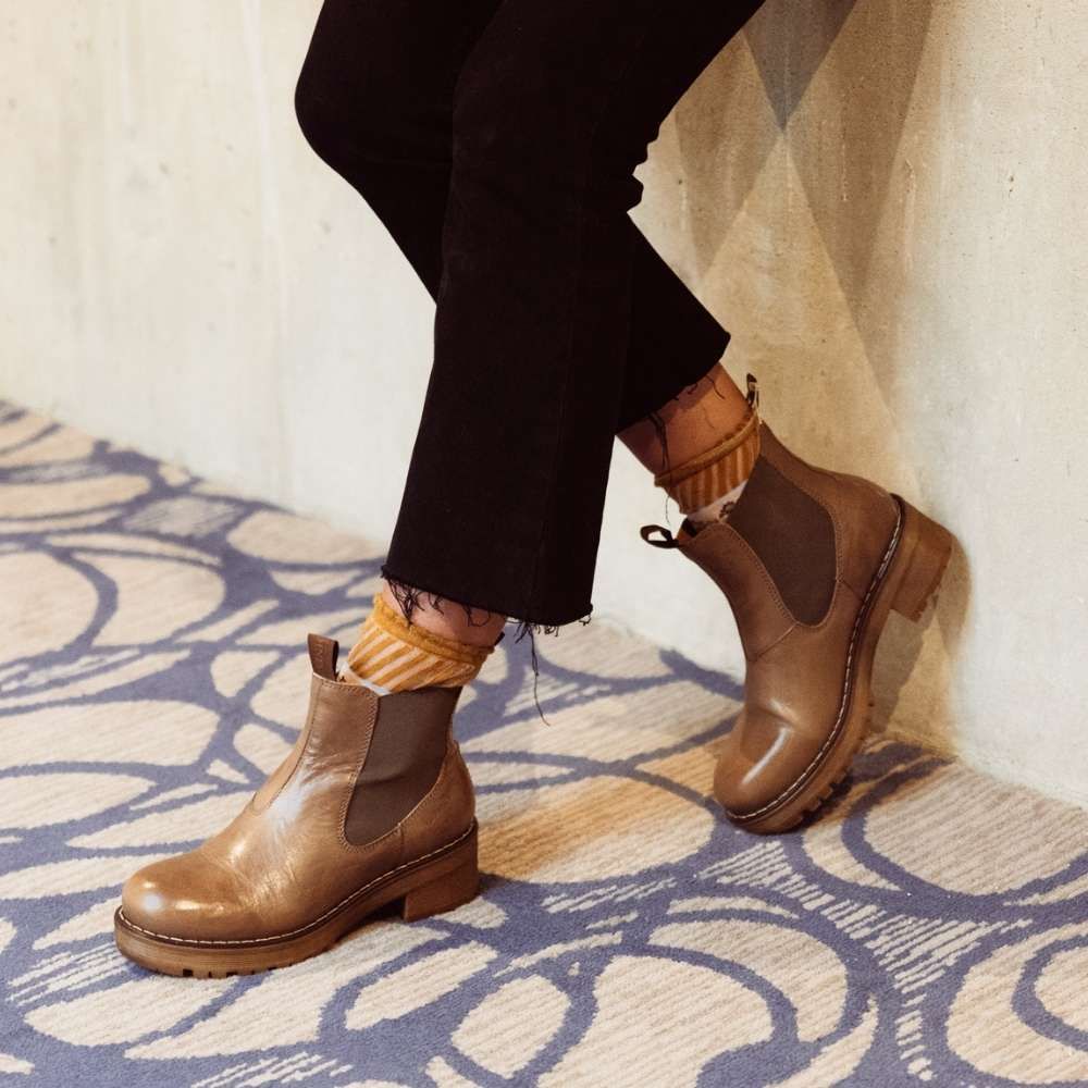 Ten Points Clarisse Chelsea Boot Taupe